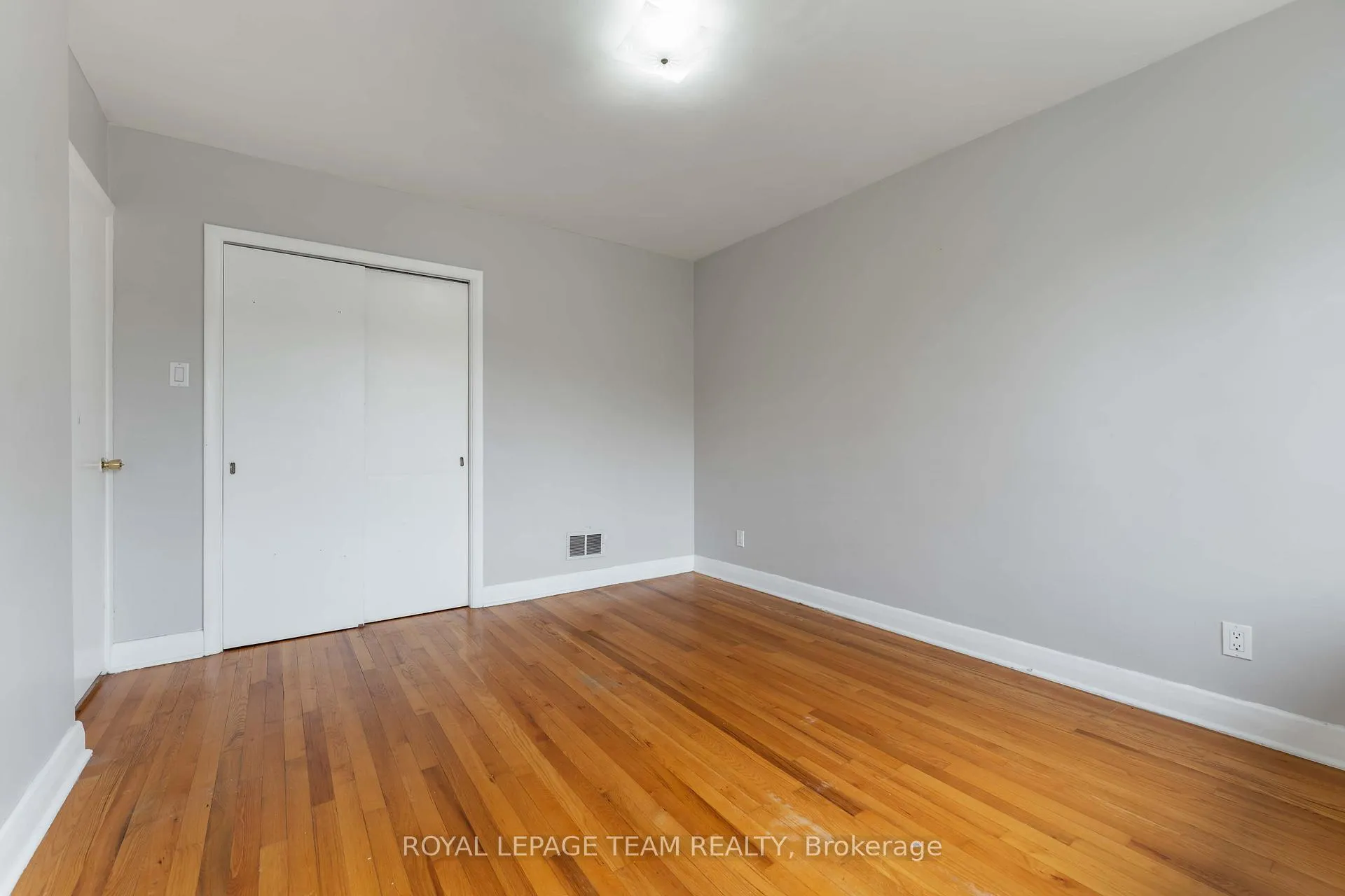Photo 16 of Unit 3, 1086 Apolydor Avenue, Ottawa, Billings Bridge — HOMEH