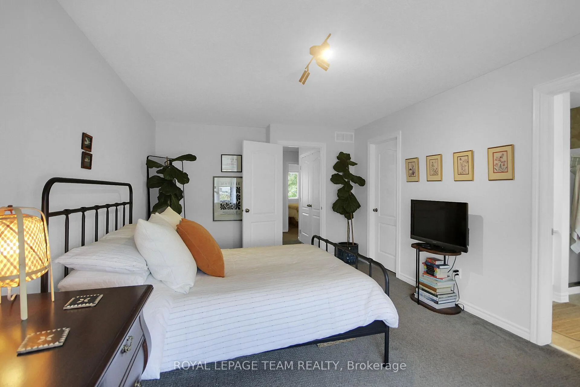Photo 18 of 112 Talltree Crescent, Ottawa, Stittsville (Central) — HOMEH