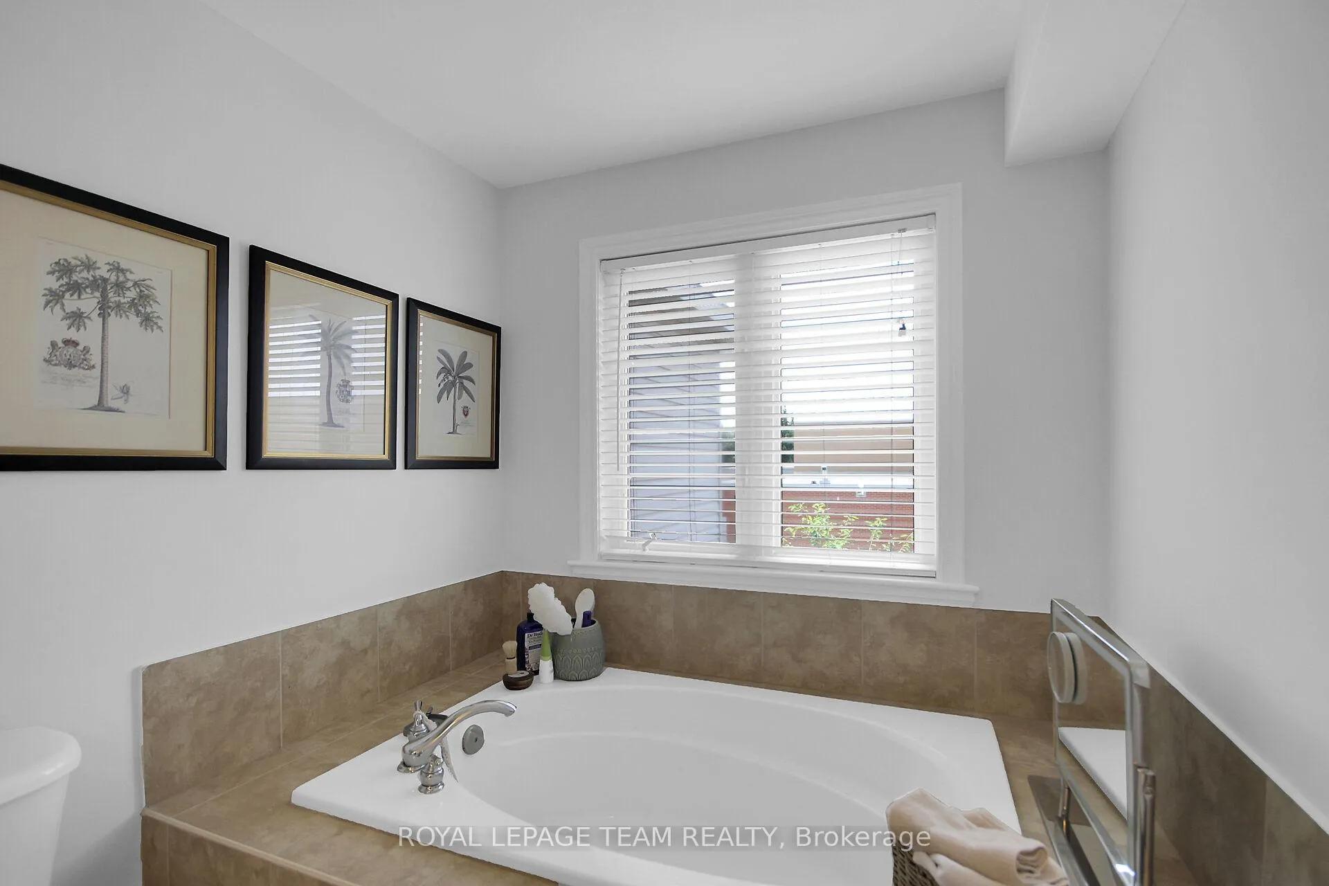 Photo 20 of 112 Talltree Crescent, Ottawa, Stittsville (Central) — HOMEH