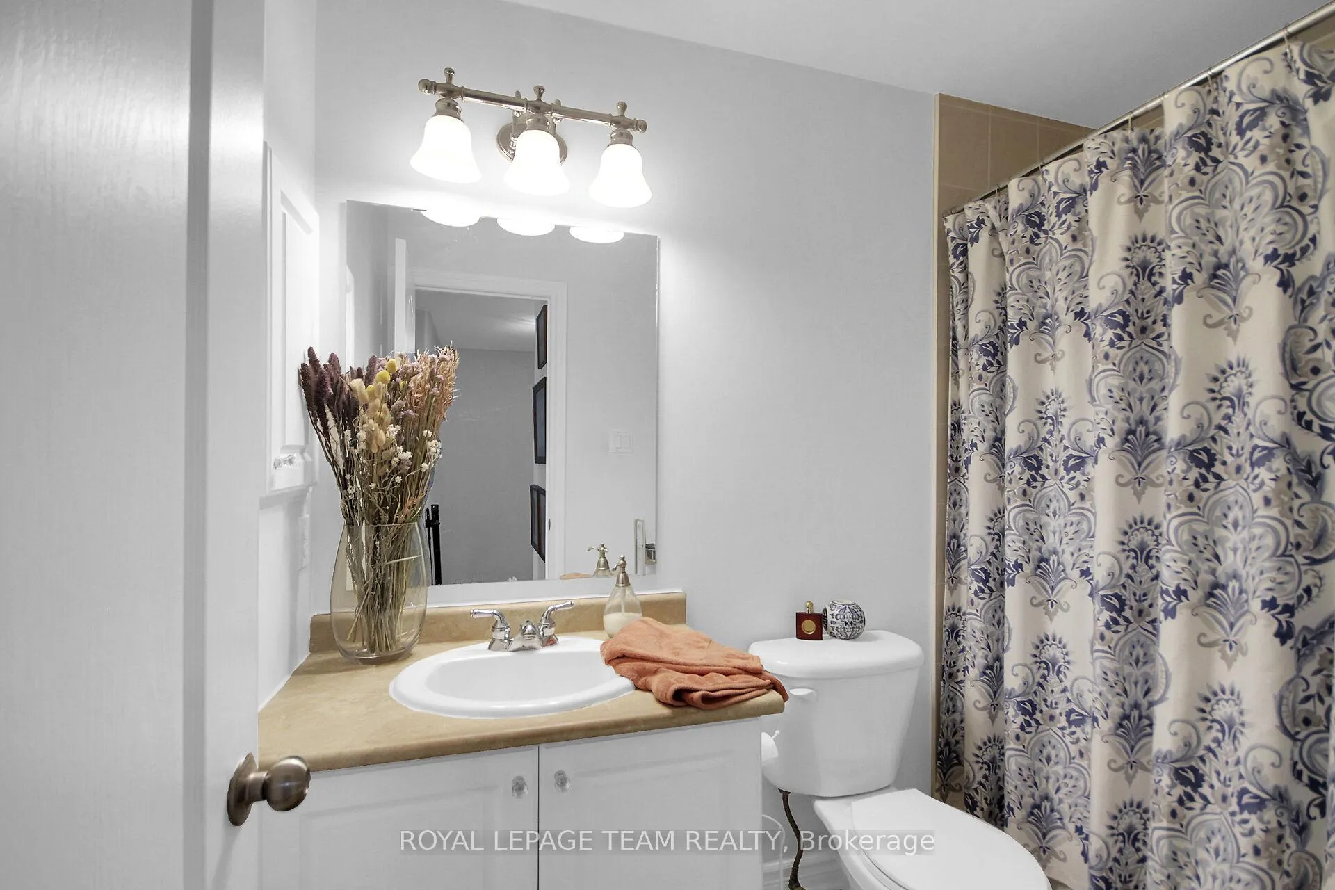 Photo 25 of 112 Talltree Crescent, Ottawa, Stittsville (Central) — HOMEH