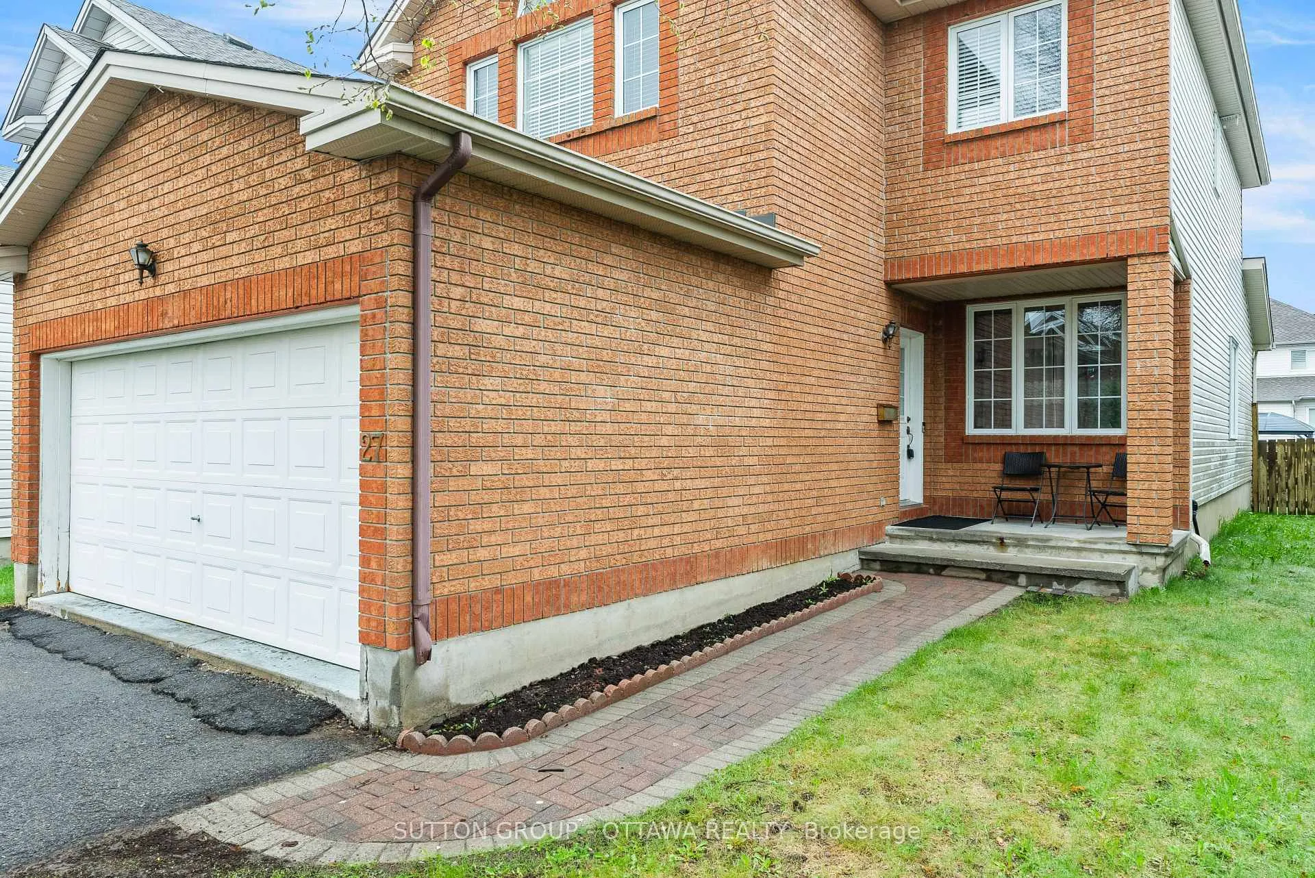 Photo 4 of 27 Nairn Street, Ottawa, Kanata - Glencairn/Hazeldean — HOMEH