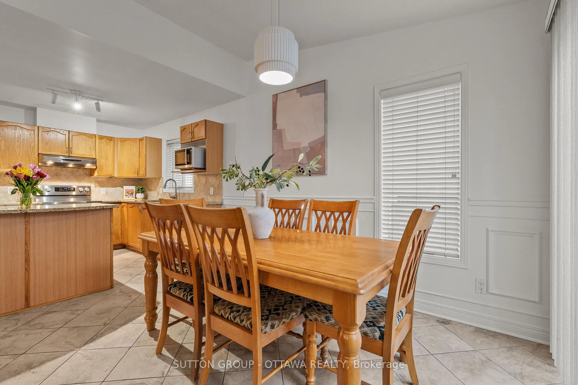 Photo 21 of 27 Nairn Street, Ottawa, Kanata - Glencairn/Hazeldean — HOMEH