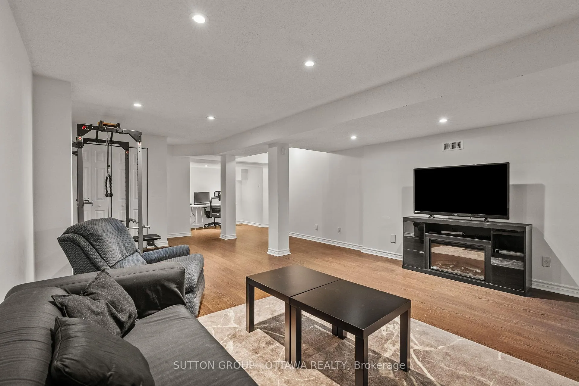 Photo 43 of 27 Nairn Street, Ottawa, Kanata - Glencairn/Hazeldean — HOMEH