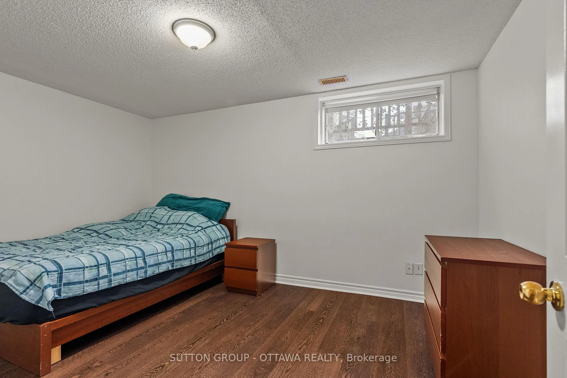 Photo 44 of 27 Nairn Street, Ottawa, Kanata - Glencairn/Hazeldean — HOMEH