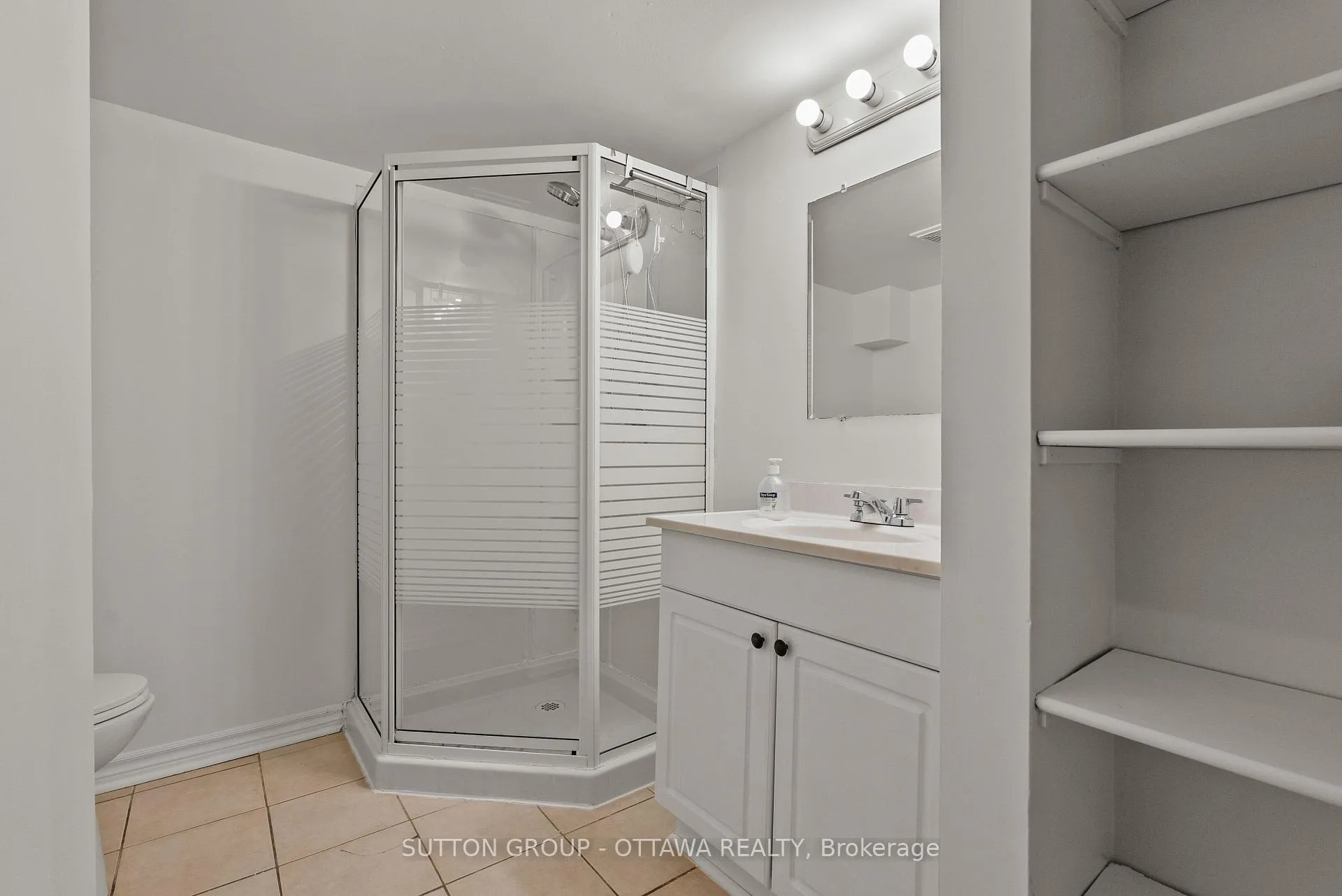 Photo 46 of 27 Nairn Street, Ottawa, Kanata - Glencairn/Hazeldean — HOMEH