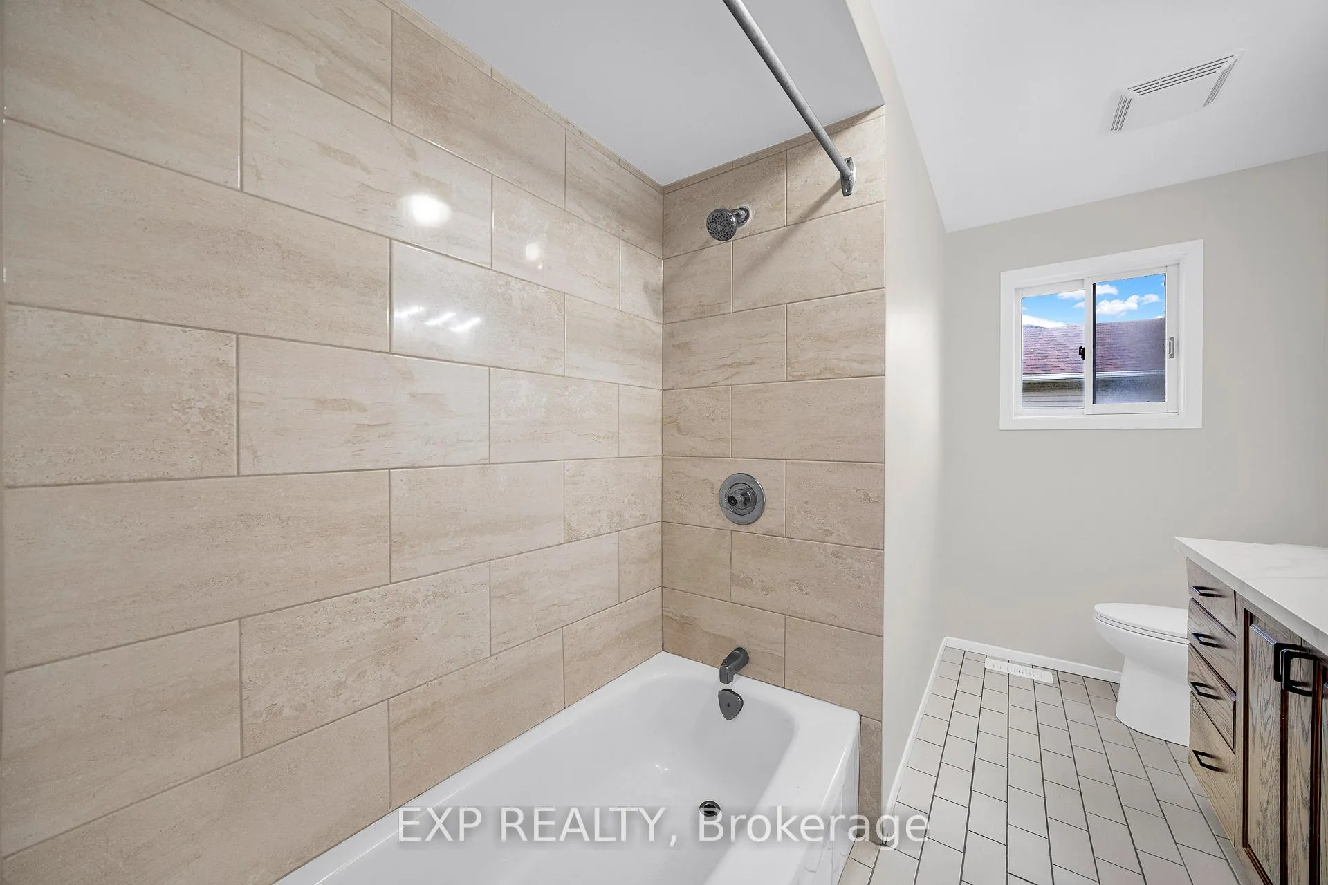 Photo 22 of 172 Centrepointe Drive, Ottawa, Centrepointe — HOMEH