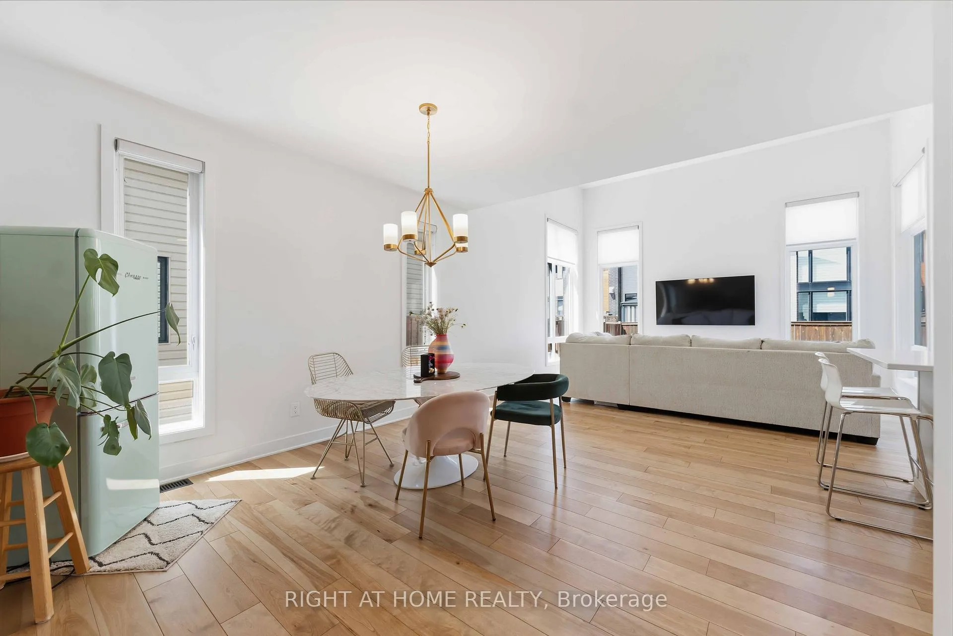 Photo 7 of 289 Mount Nebo Way, Ottawa, Riverside South/Gloucester Glen — HOMEH