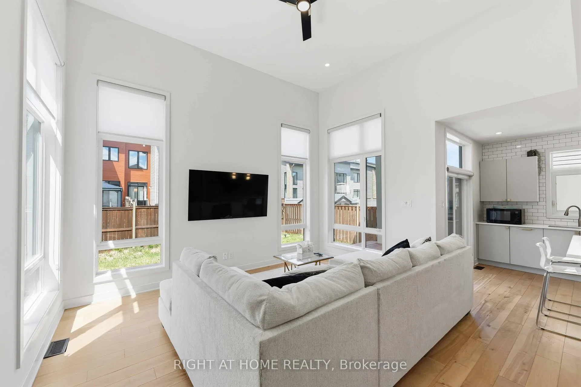 Photo 11 of 289 Mount Nebo Way, Ottawa, Riverside South/Gloucester Glen — HOMEH