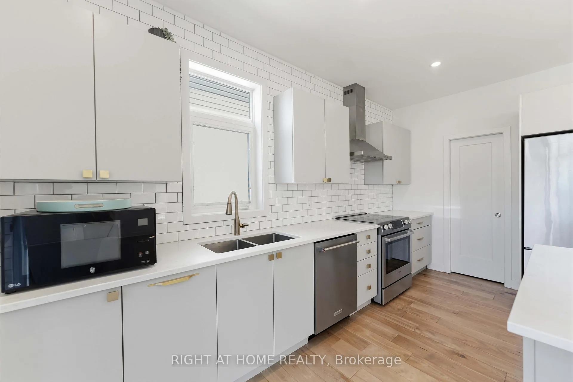 Photo 17 of 289 Mount Nebo Way, Ottawa, Riverside South/Gloucester Glen — HOMEH