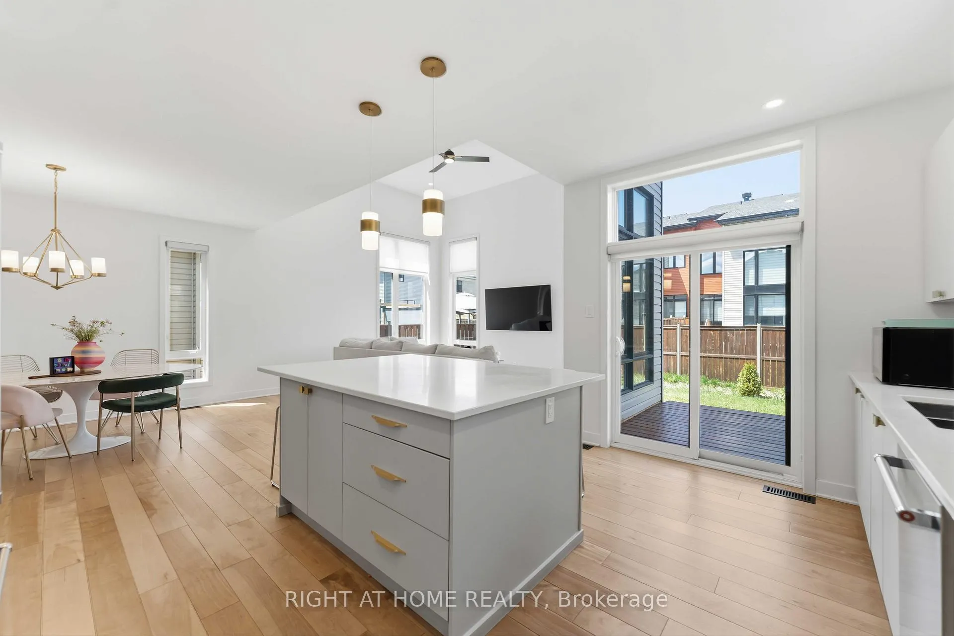Photo 20 of 289 Mount Nebo Way, Ottawa, Riverside South/Gloucester Glen — HOMEH