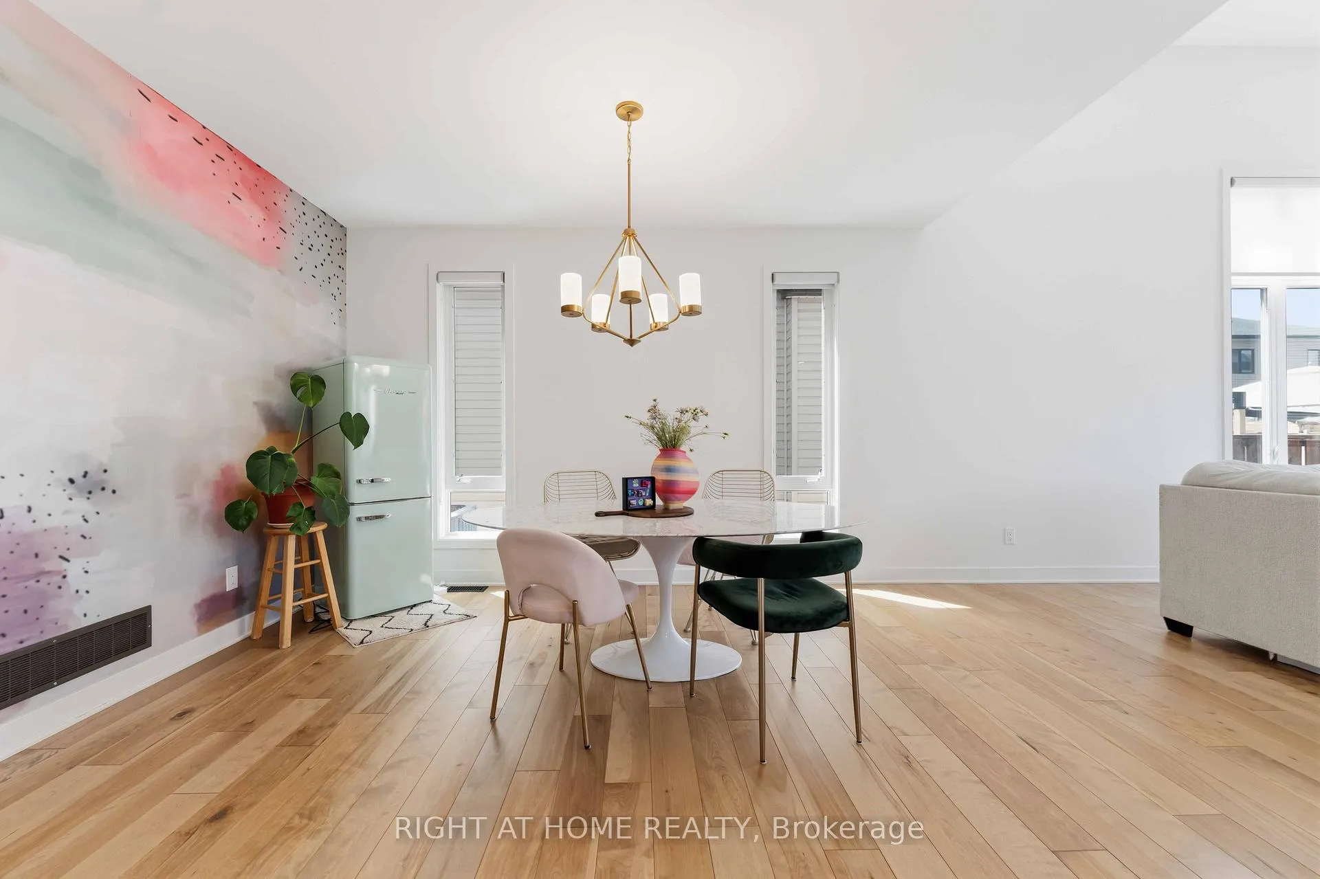 Photo 21 of 289 Mount Nebo Way, Ottawa, Riverside South/Gloucester Glen — HOMEH