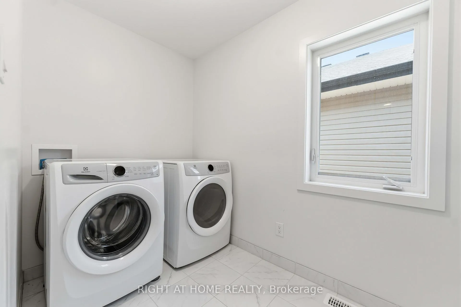 Photo 37 of 289 Mount Nebo Way, Ottawa, Riverside South/Gloucester Glen — HOMEH