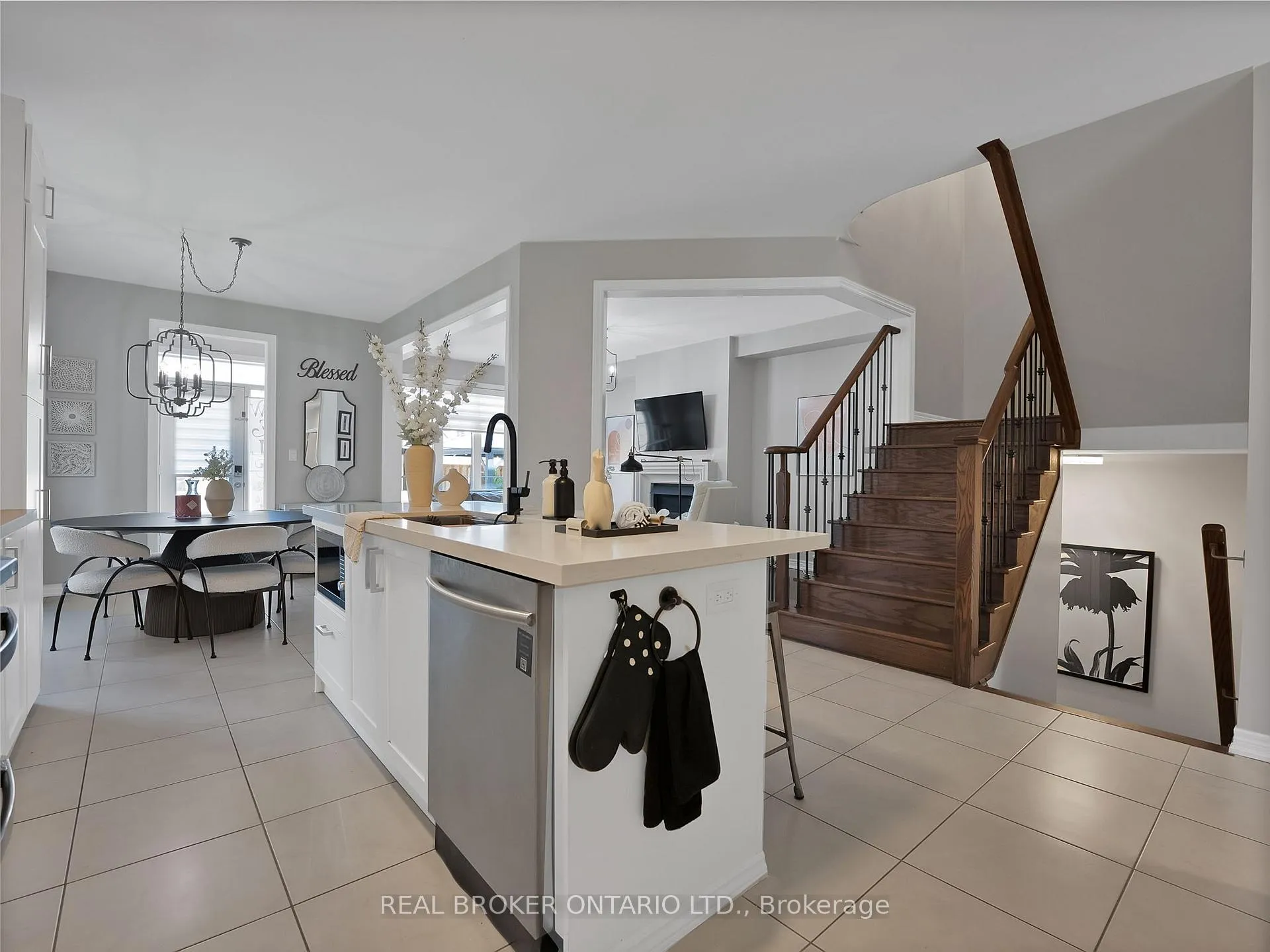 Photo 14 of 19 Berryman Lane, Markham, Cornell — HOMEH