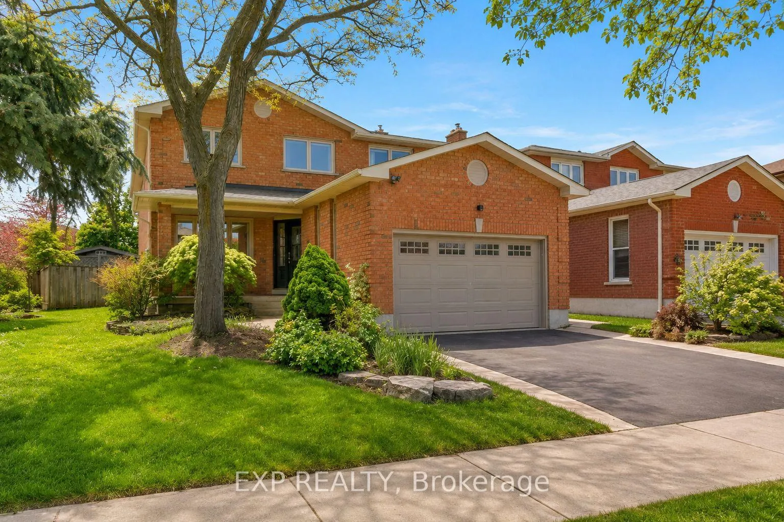 Photo 3 of 14 Oliver Lane, Vaughan, Maple — HOMEH