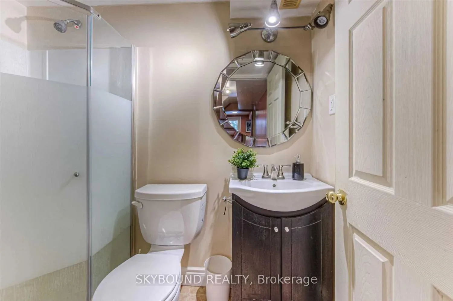 Photo 14 of Unit 7, 360 Cornridge Place, Waterloo, Upper Beechwood — HOMEH