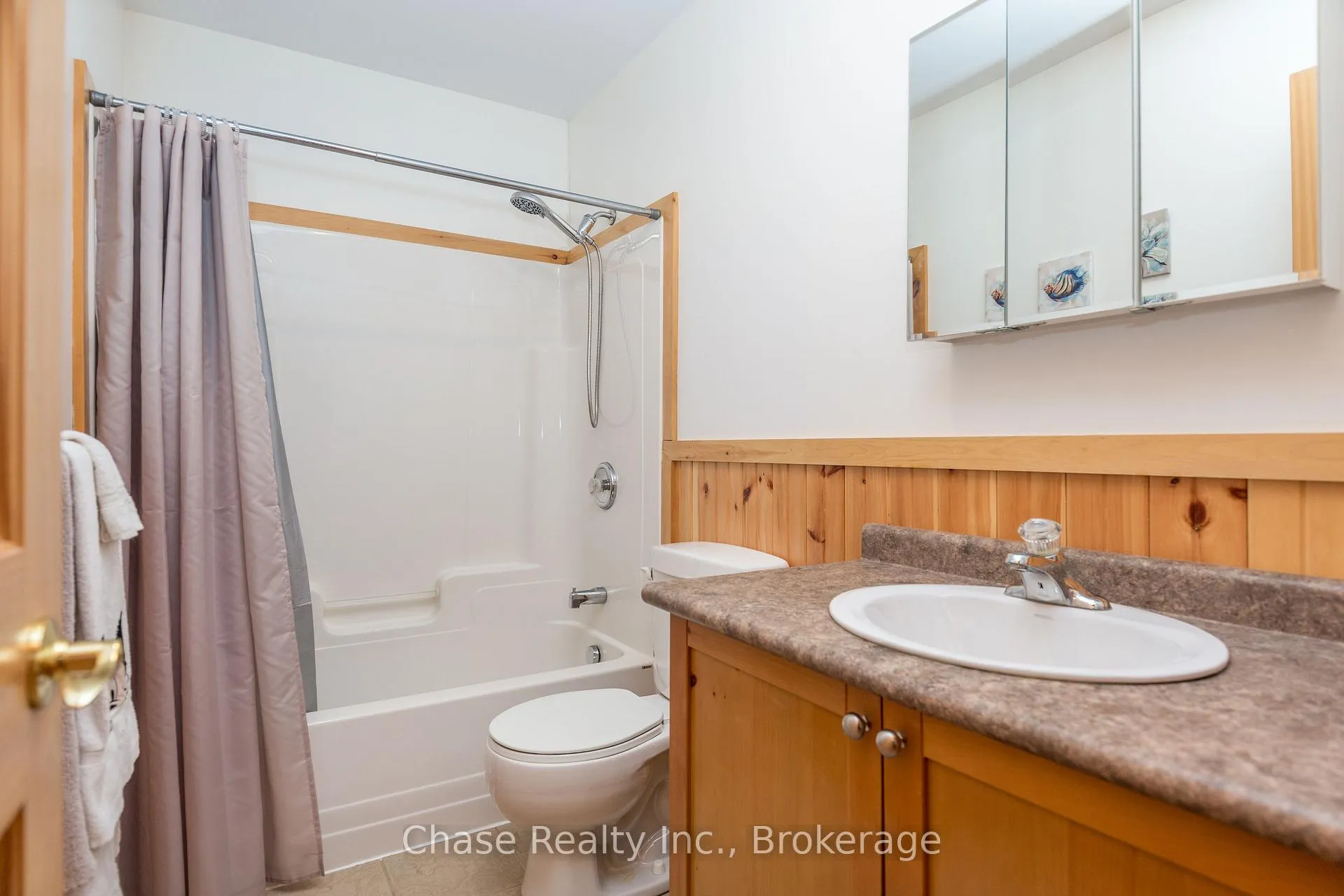 Photo 13 of 47 Madawaska Trail, Wasaga Beach — HOMEH