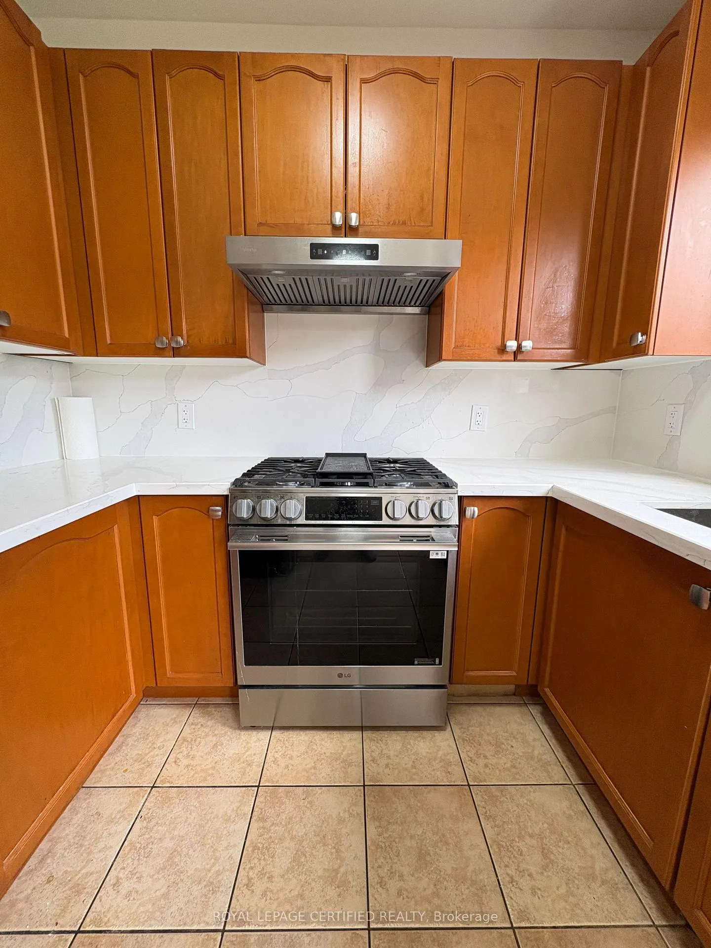 Photo 10 of 39 Blazing Star Drive, Brampton, Sandringham-Wellington — HOMEH