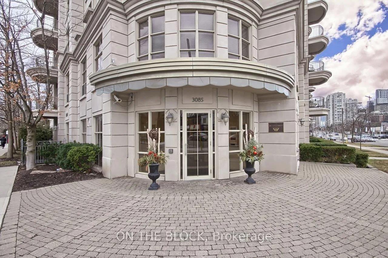 Front of Unit 112, 3085 Bloor Street W