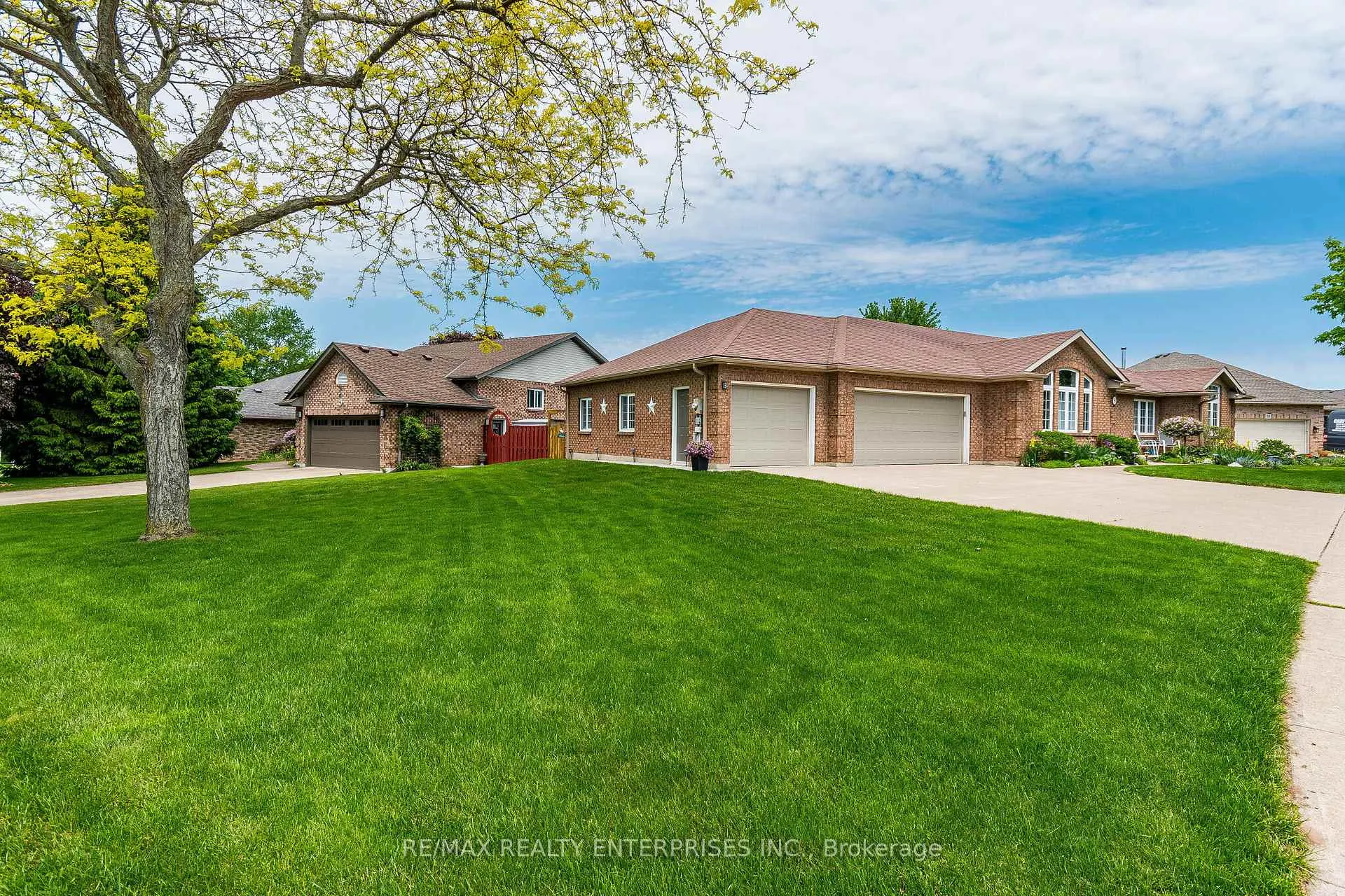 Photo 4 of 8 Cherry Ridge Boulevard, Pelham, Fenwick — HOMEH
