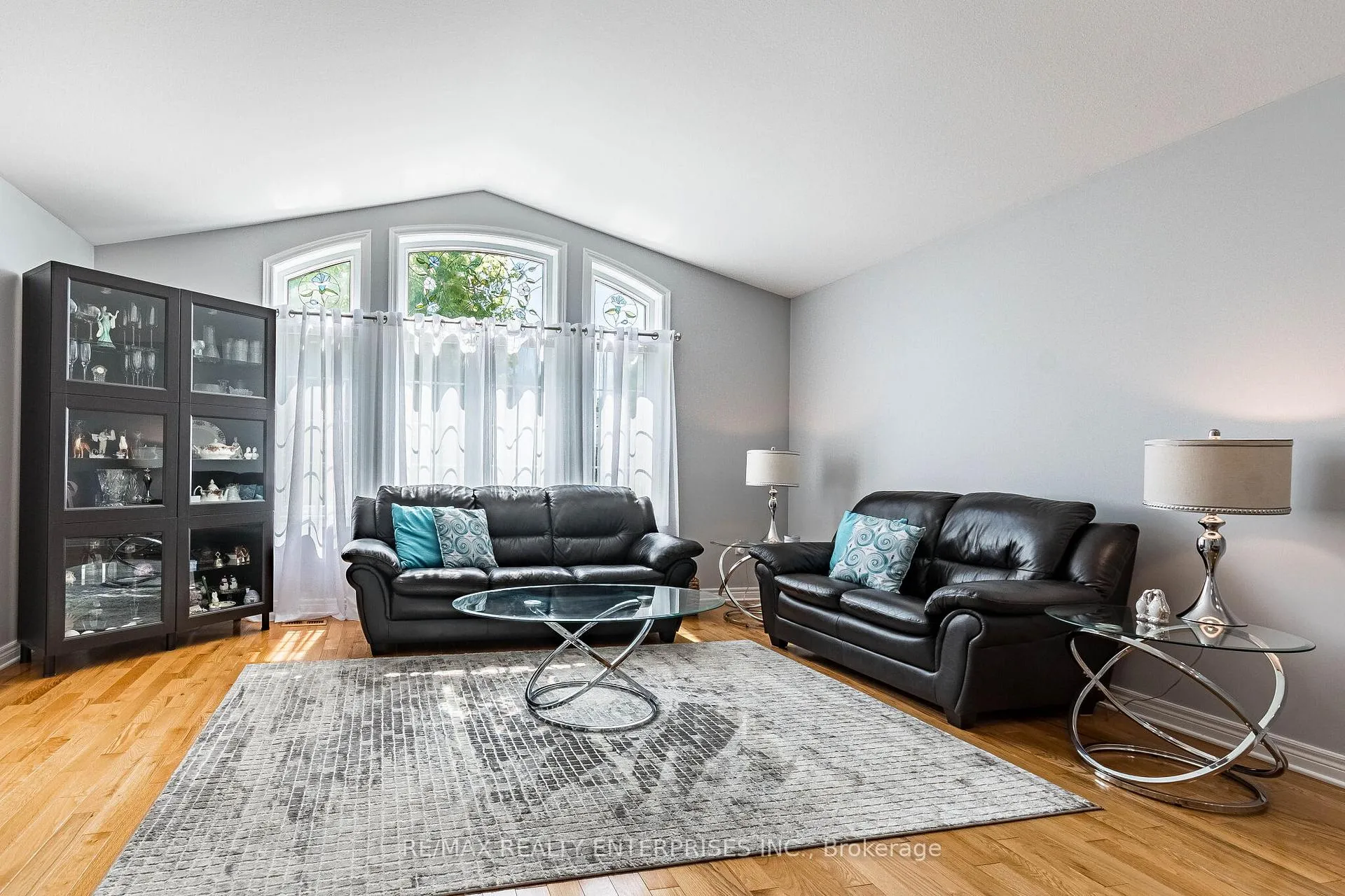 Photo 11 of 8 Cherry Ridge Boulevard, Pelham, Fenwick — HOMEH