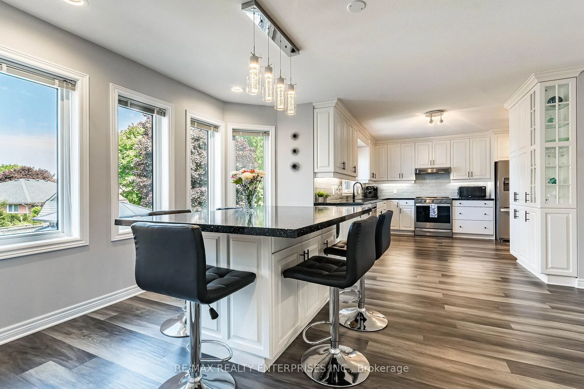 Photo 14 of 8 Cherry Ridge Boulevard, Pelham, Fenwick — HOMEH