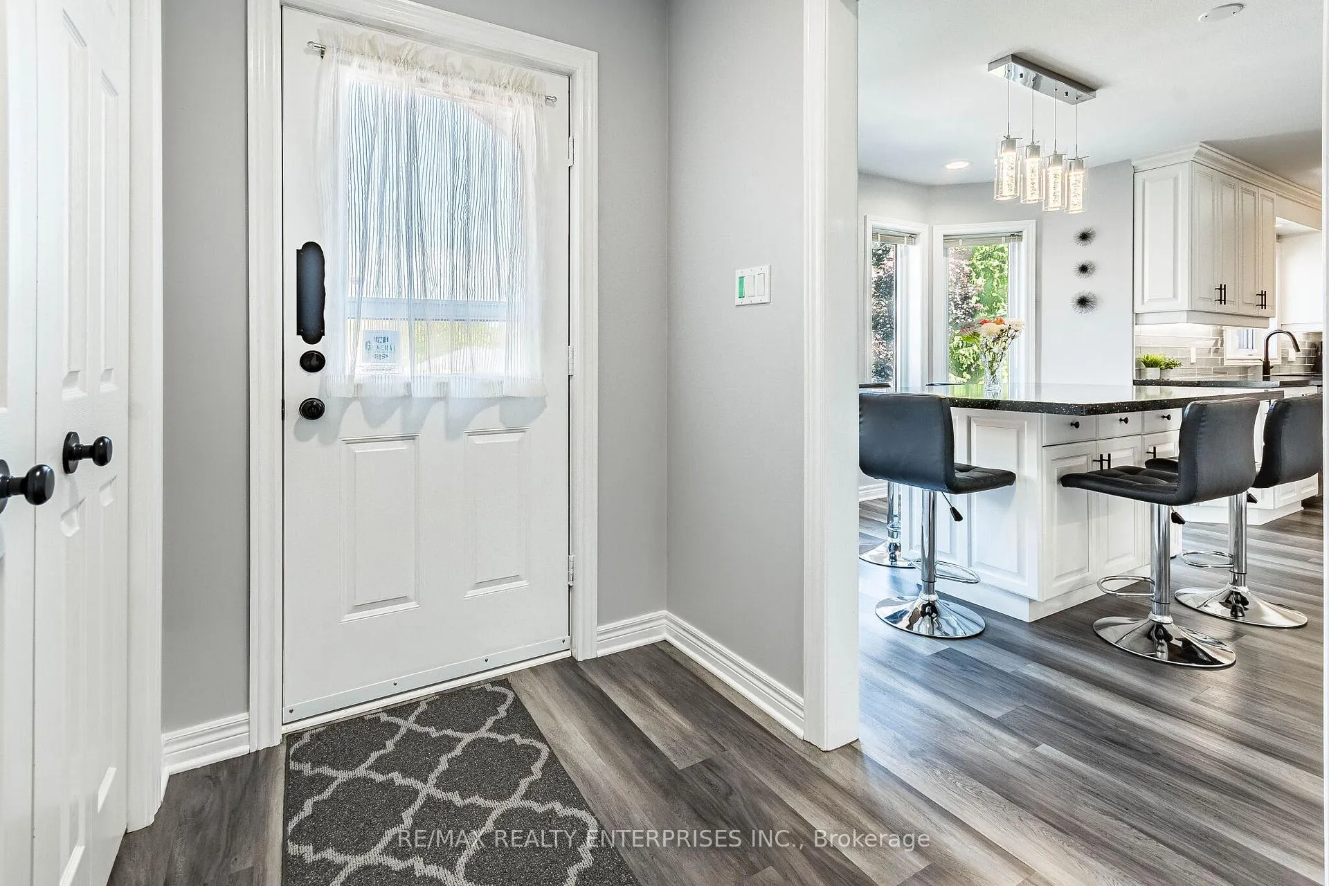 Photo 16 of 8 Cherry Ridge Boulevard, Pelham, Fenwick — HOMEH