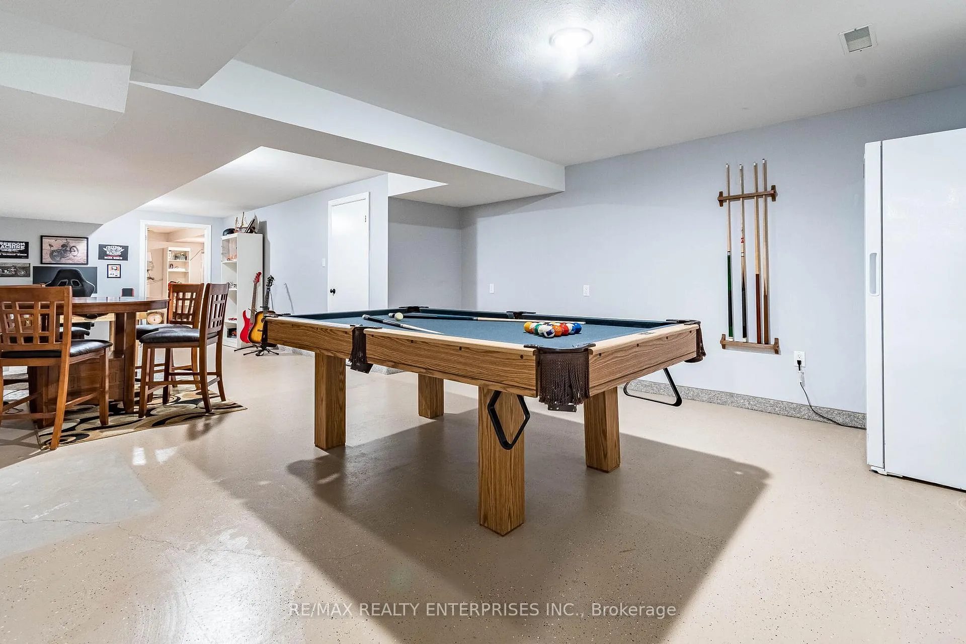 Photo 30 of 8 Cherry Ridge Boulevard, Pelham, Fenwick — HOMEH