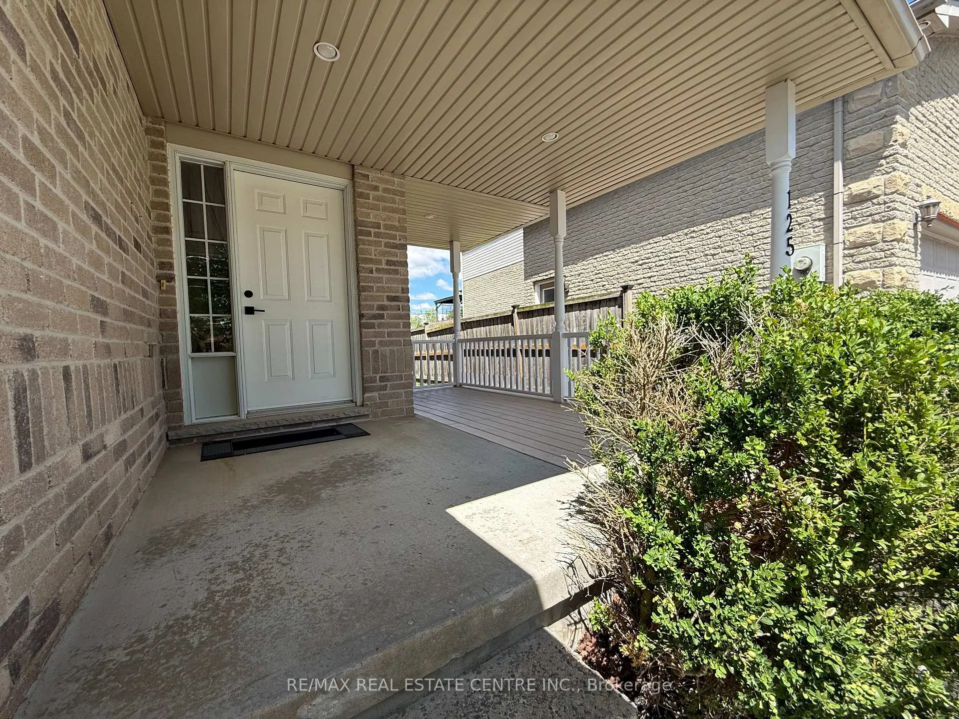 Photo 2 of 125 Flaherty Drive, Guelph, Willow West/Sugarbush/West Acres — HOMEH