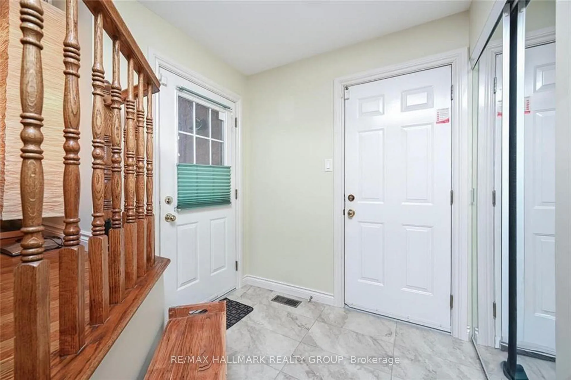 Photo 3 of 1205 Clyde Avenue, Ottawa, Central Park — HOMEH