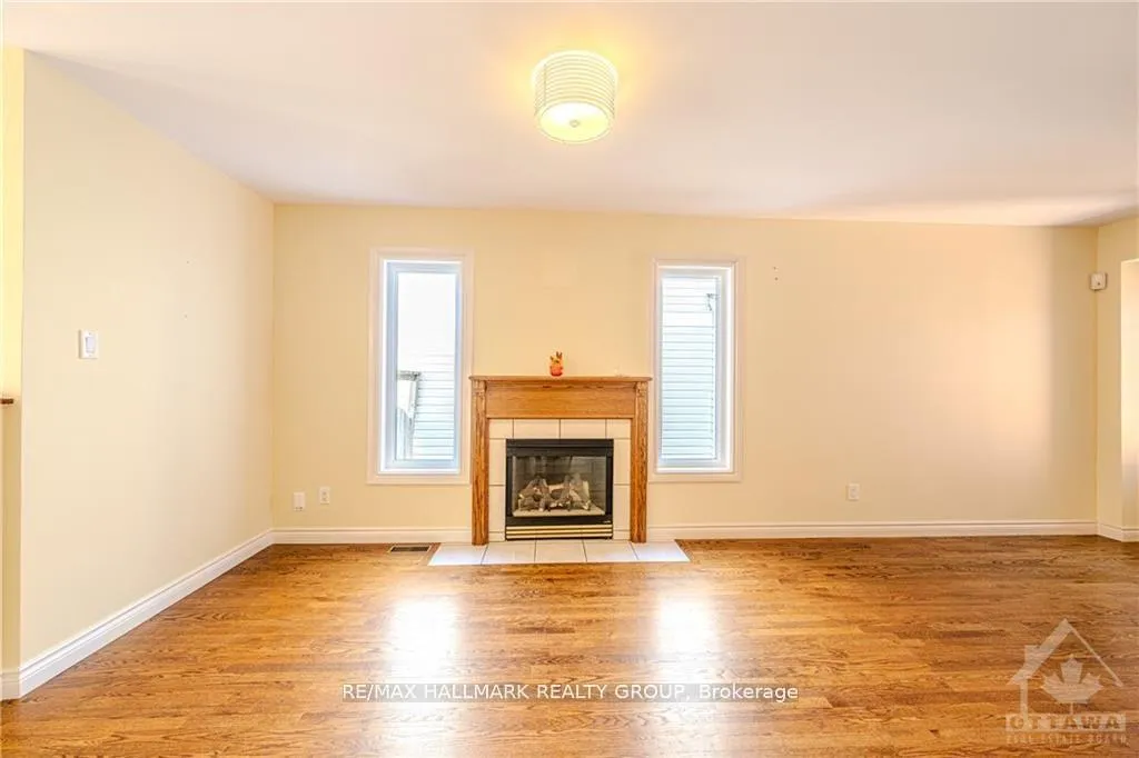 Photo 5 of 1205 Clyde Avenue, Ottawa, Central Park — HOMEH