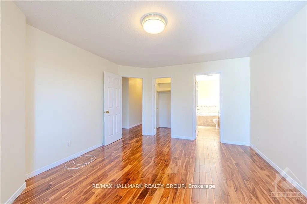 Photo 14 of 1205 Clyde Avenue, Ottawa, Central Park — HOMEH