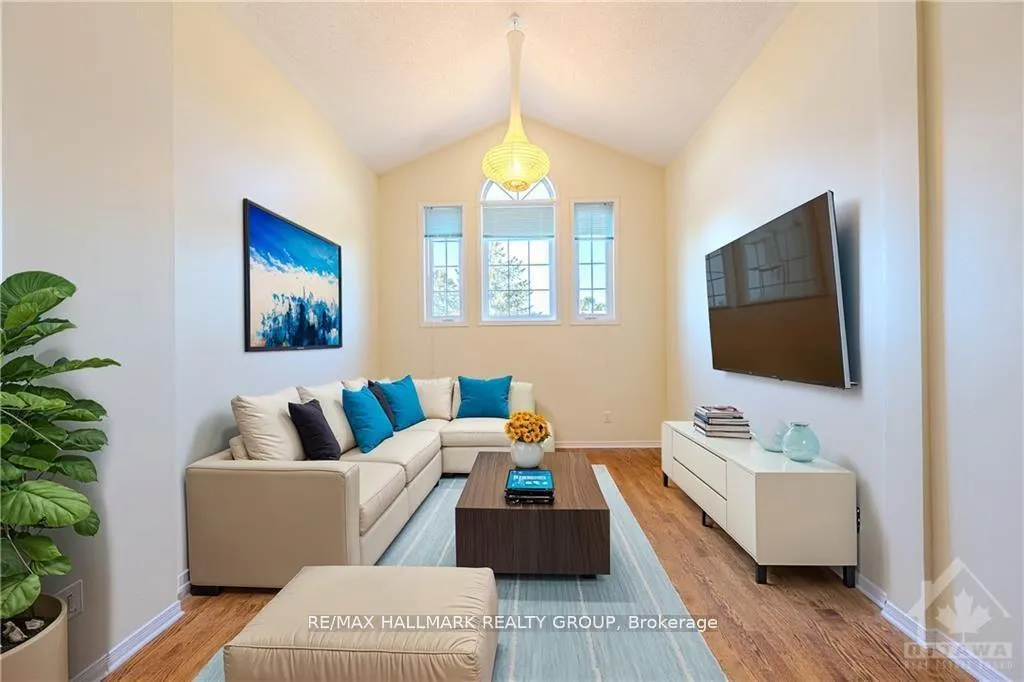 Photo 15 of 1205 Clyde Avenue, Ottawa, Central Park — HOMEH