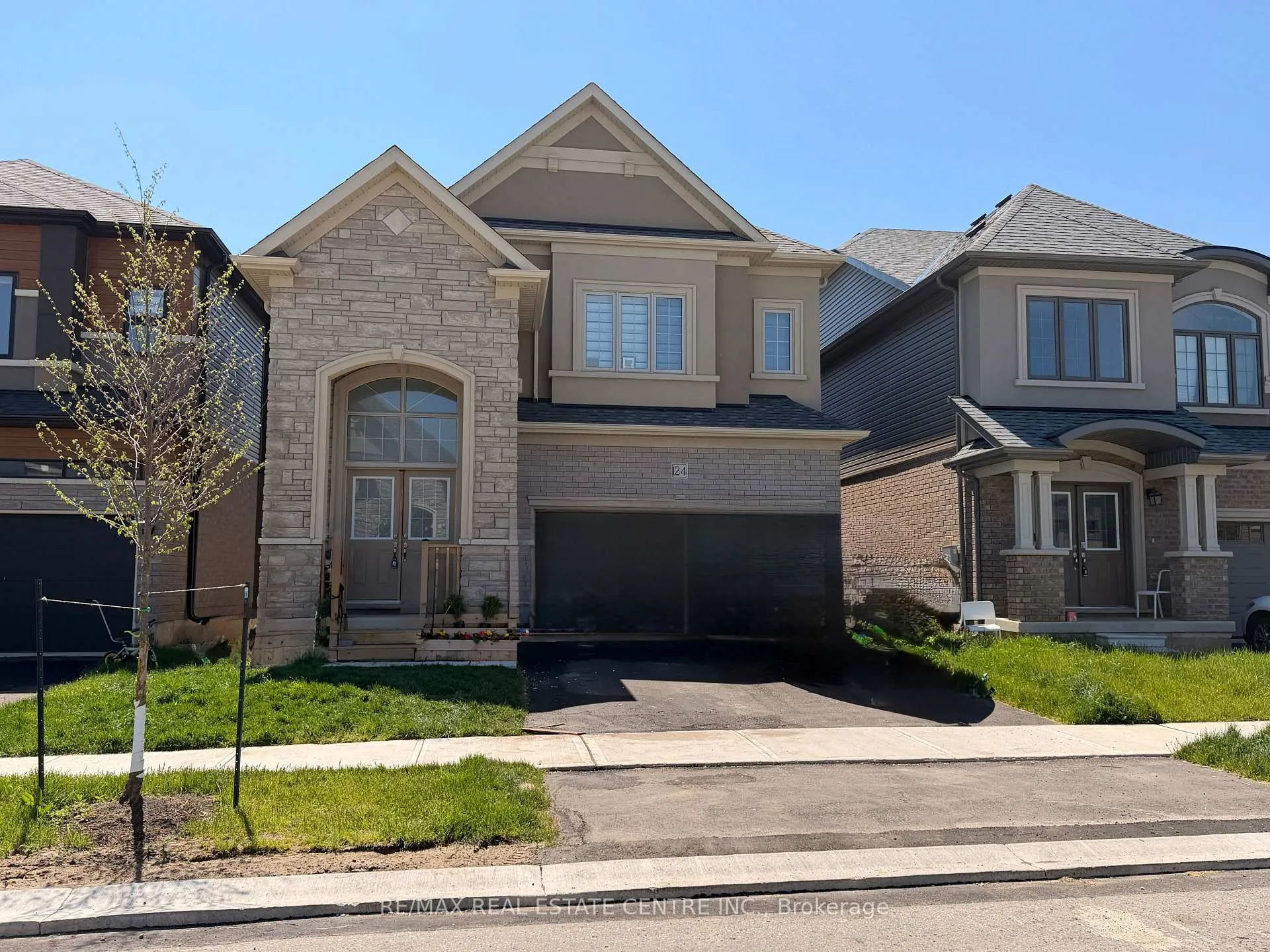 Photo 1 of 124 Hitchman Street, Brant, Paris — HOMEH