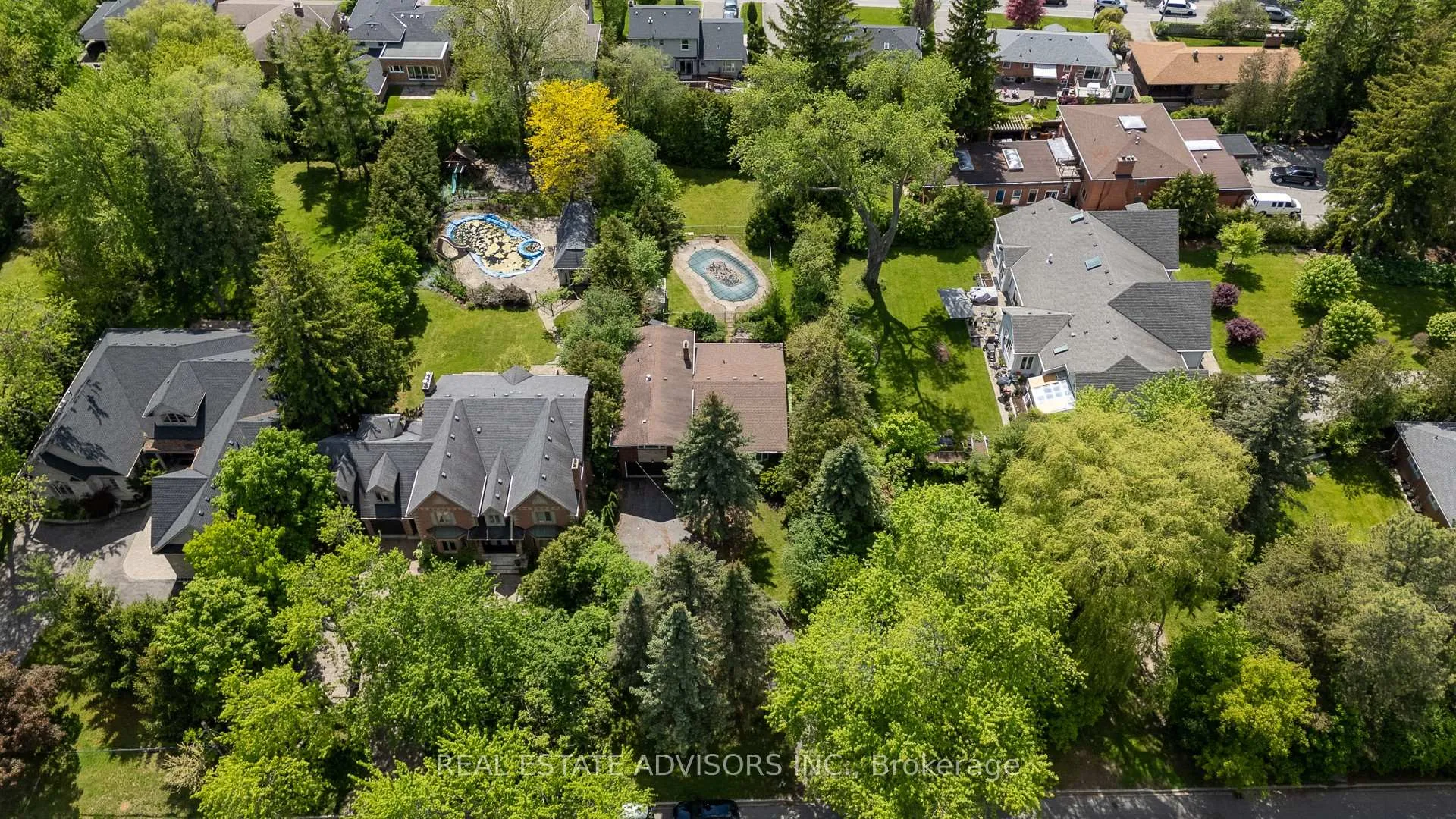 Photo 3 of 76 Johnson Street, Markham, Thornhill — HOMEH