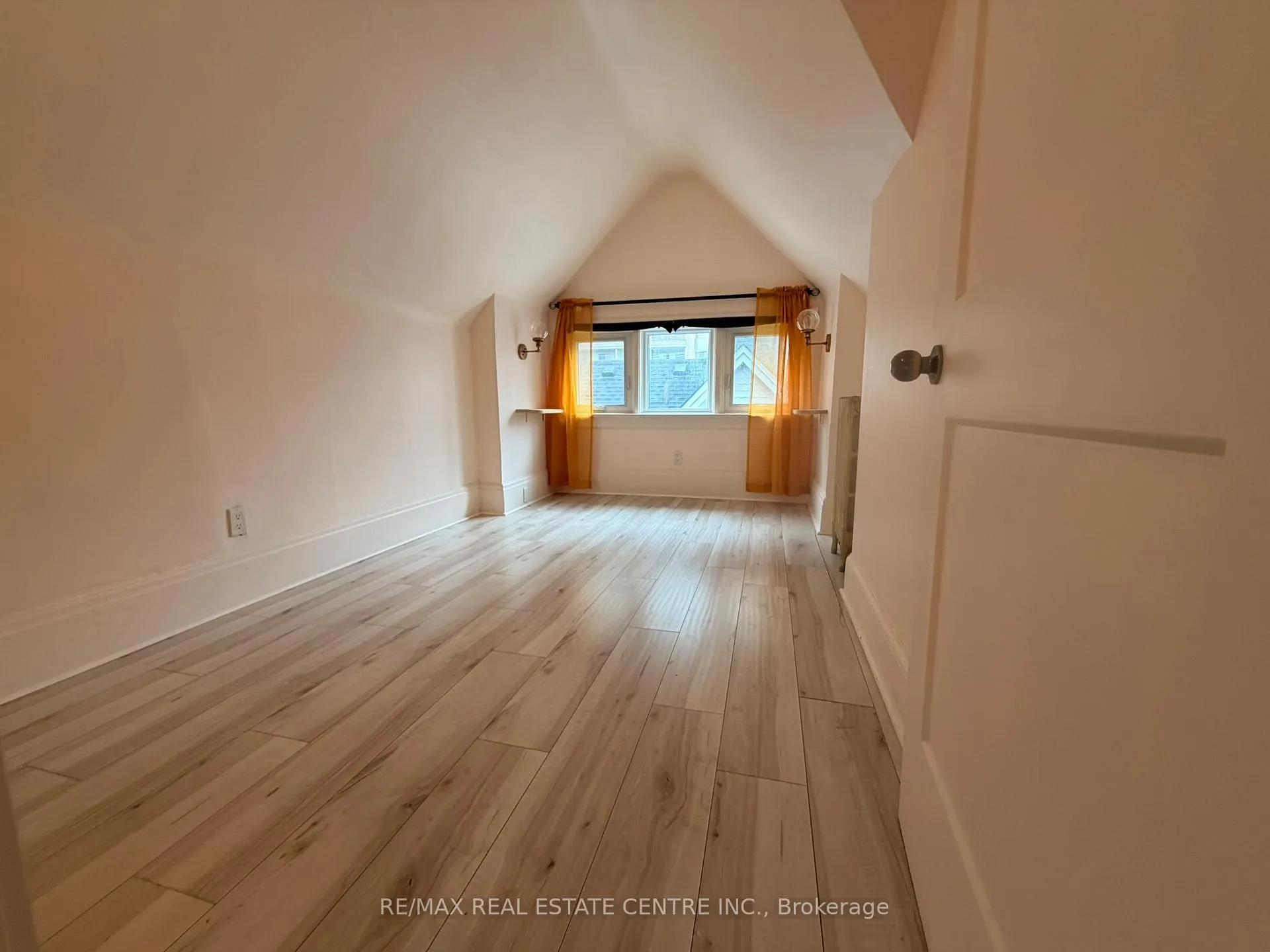 Photo 42 of 350 Queen Street S, Kitchener, Cedar Hill — HOMEH