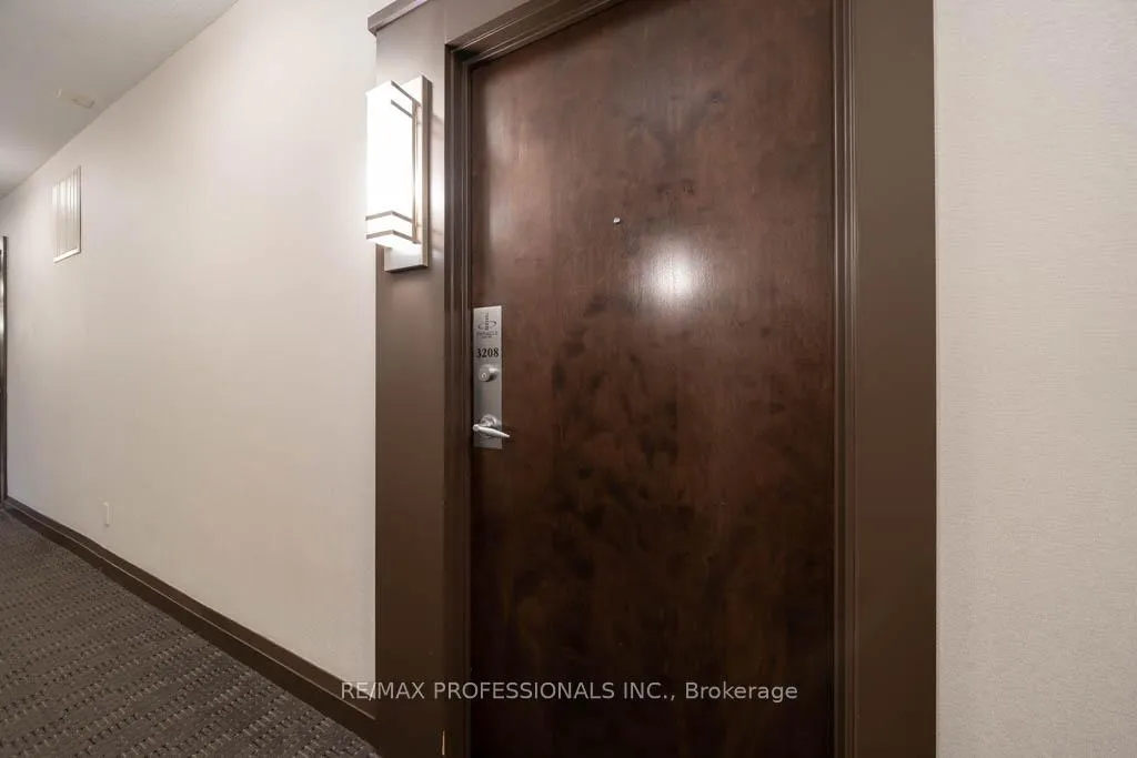 Photo 3 of Unit 3208, 16 Yonge Street, Toronto, Waterfront Communities — HOMEH