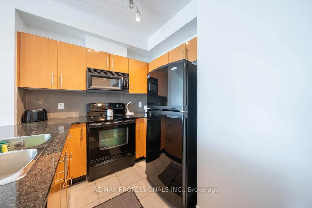 Photo 7 of Unit 3208, 16 Yonge Street, Toronto, Waterfront Communities — HOMEH