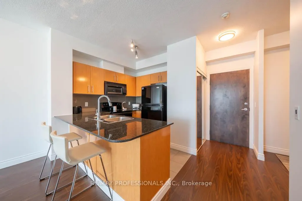 Photo 8 of Unit 3208, 16 Yonge Street, Toronto, Waterfront Communities — HOMEH