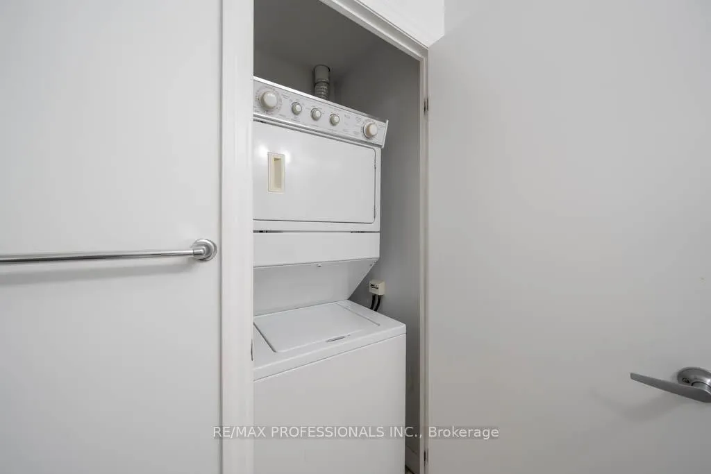 Photo 25 of Unit 3208, 16 Yonge Street, Toronto, Waterfront Communities — HOMEH
