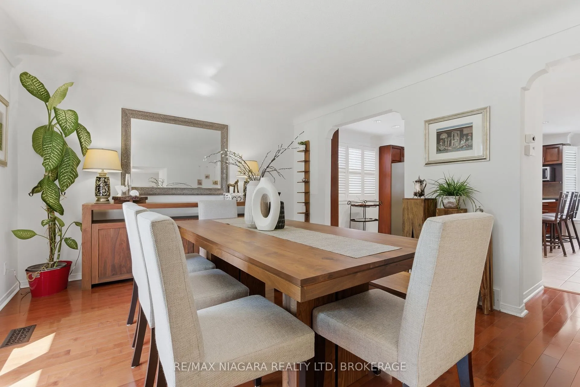 Photo 3 of 177 Parnell Road, St. Catharines, Vine/Linwell — HOMEH