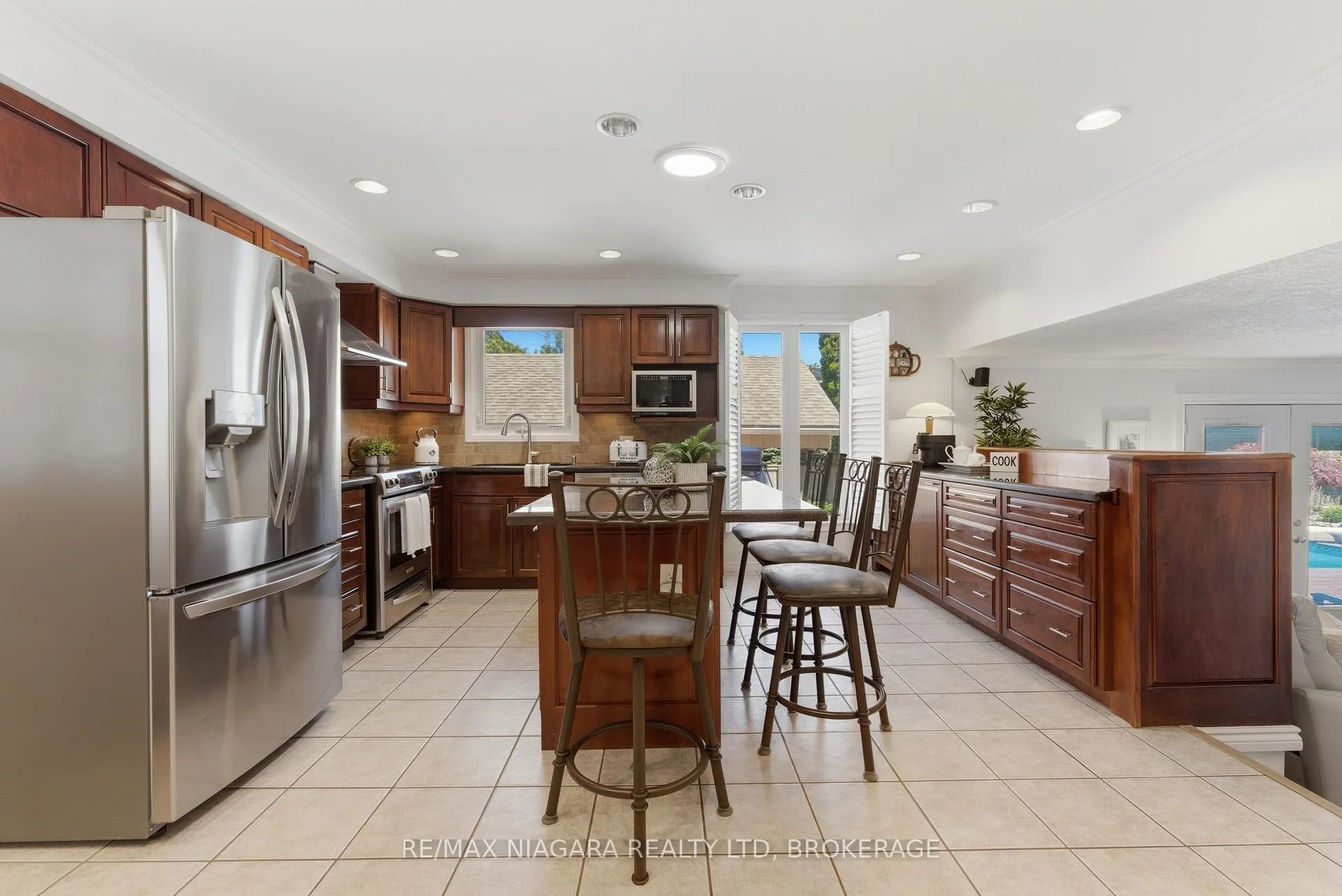Photo 5 of 177 Parnell Road, St. Catharines, Vine/Linwell — HOMEH