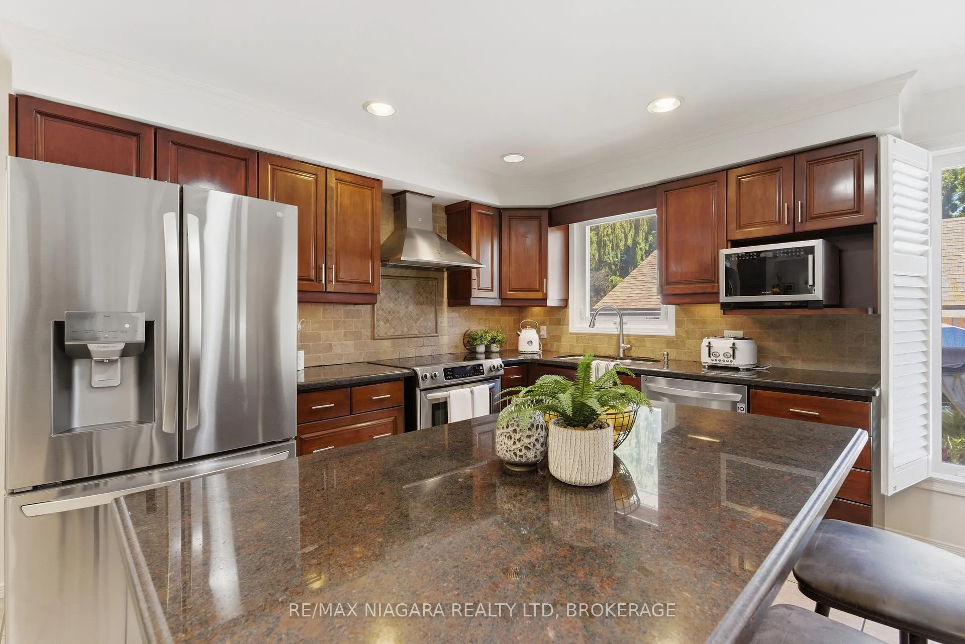 Photo 6 of 177 Parnell Road, St. Catharines, Vine/Linwell — HOMEH