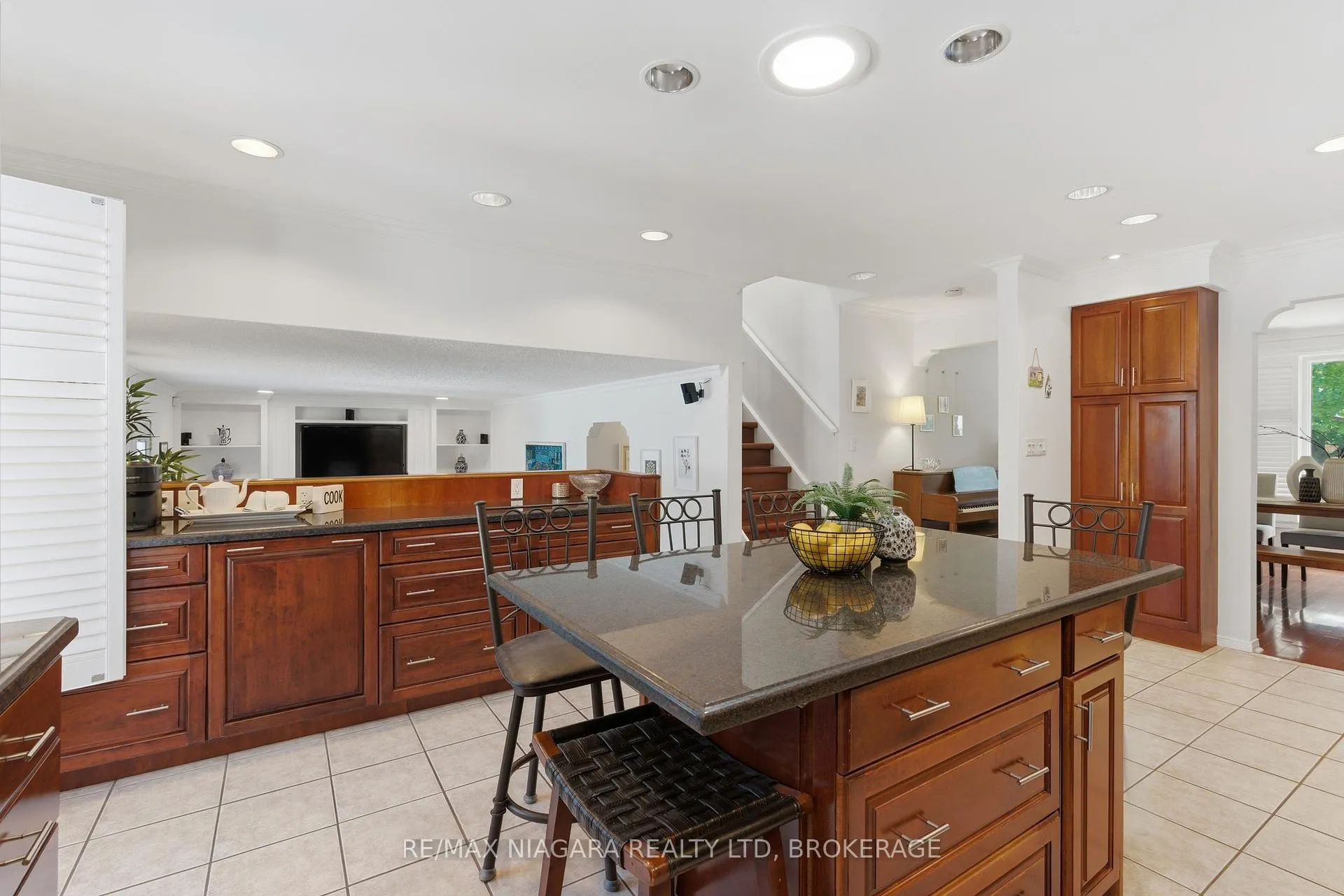 Photo 8 of 177 Parnell Road, St. Catharines, Vine/Linwell — HOMEH