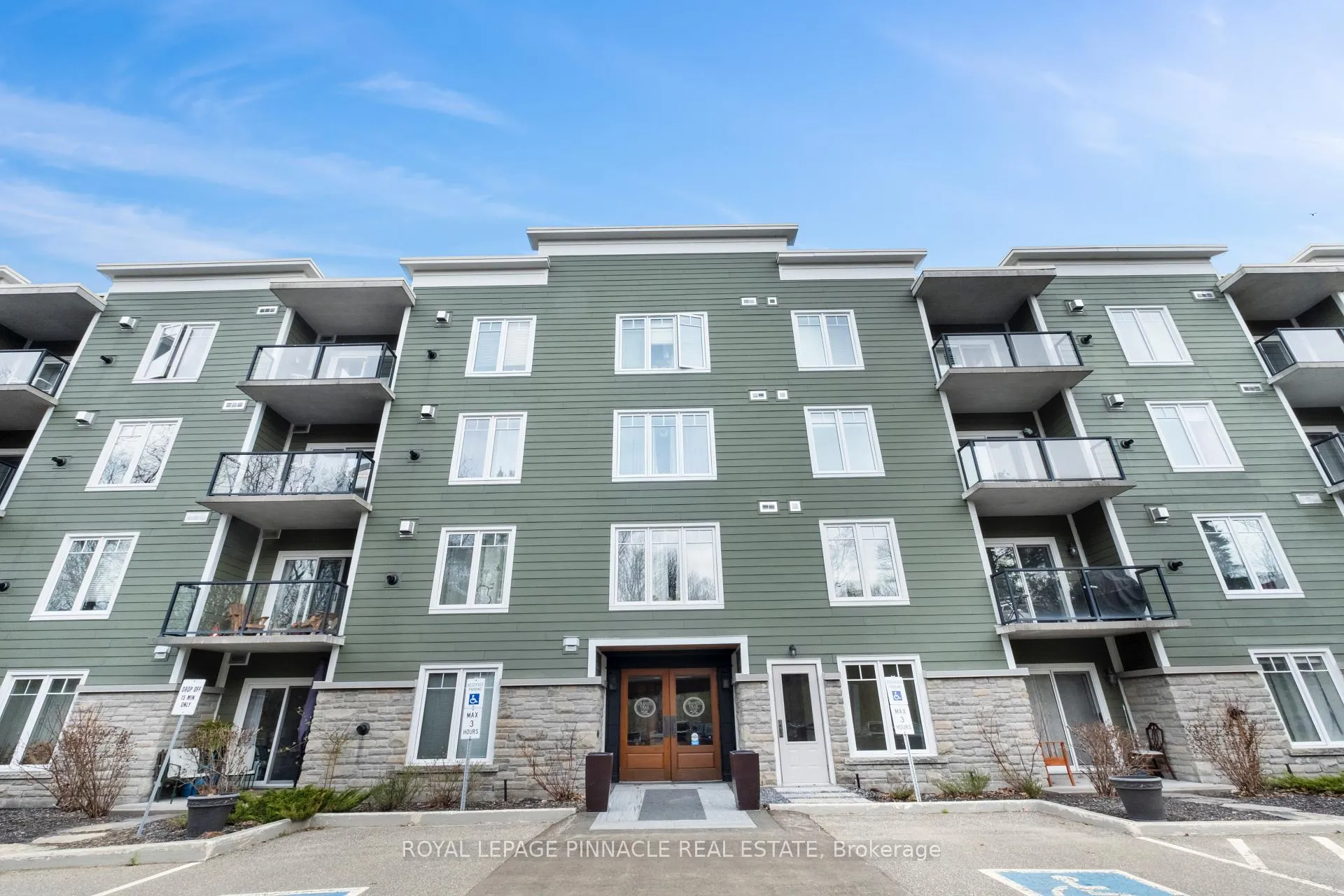 Front of Unit 404, 391 James Street W