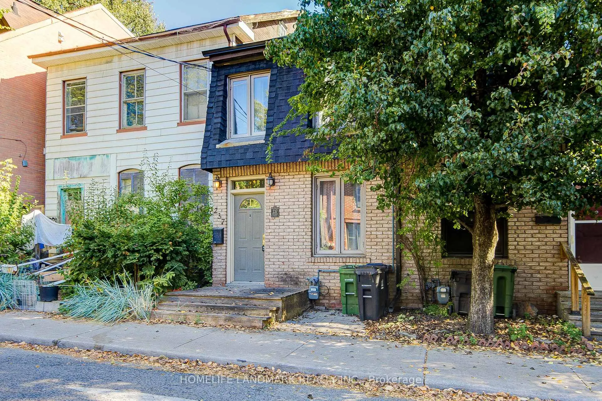 Photo 3 of 237 Ontario Street, Toronto, Moss Park — HOMEH