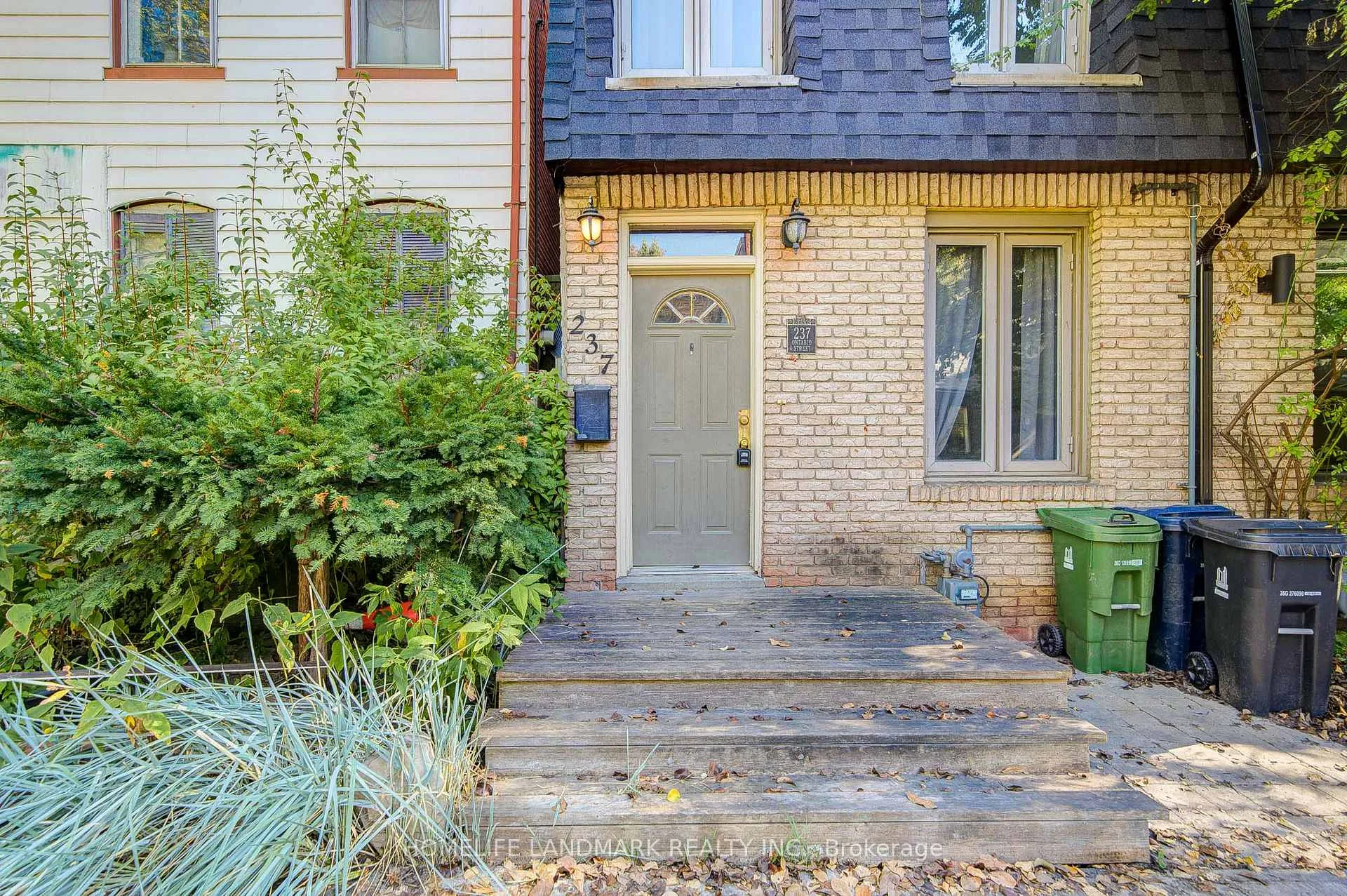 Photo 4 of 237 Ontario Street, Toronto, Moss Park — HOMEH