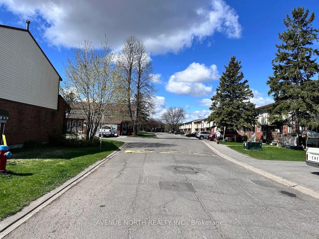 Photo 2 of 1721 Ambrose Drive, Ottawa, Pineview — HOMEH