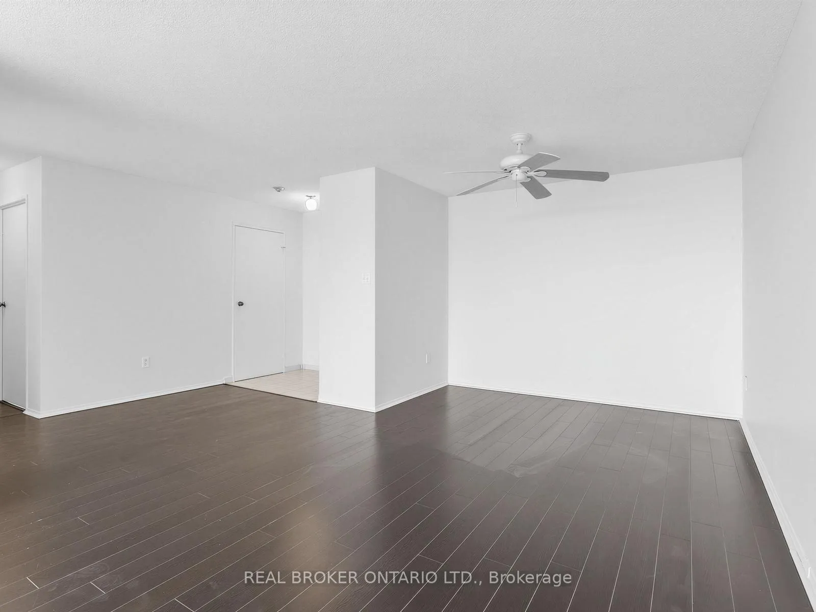 Photo 5 of Unit 2106, 3 Rowntree Road, Etobicoke, Mount Olive-Silverstone-Jamestown — HOMEH