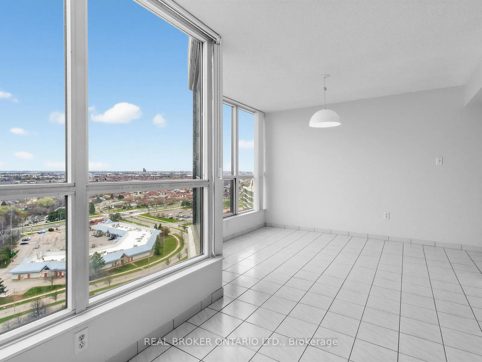 Photo 7 of Unit 2106, 3 Rowntree Road, Etobicoke, Mount Olive-Silverstone-Jamestown — HOMEH