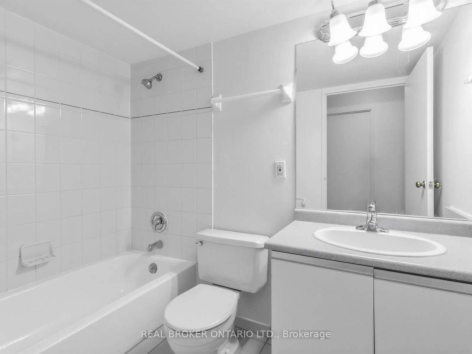 Photo 11 of Unit 2106, 3 Rowntree Road, Etobicoke, Mount Olive-Silverstone-Jamestown — HOMEH